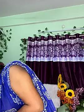 V-Hot-Sweti — Dildo blowjob