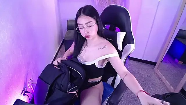 vallolett on StripChat