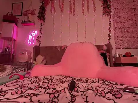 StripChat VixenCapri  is Group  VixenCapri — Last Gifter Choice