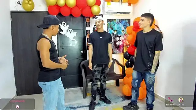 Voyeurism_guyss on StripChat