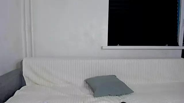 willow_fox on StripChat 