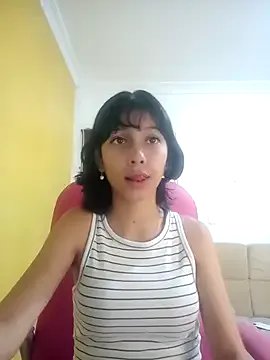 xoxo_milk on StripChat 