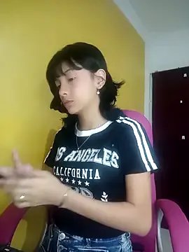 xoxo_milk on StripChat 