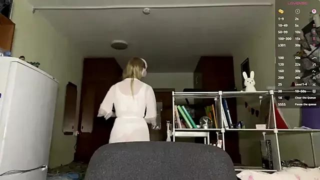 StripChat xX_Looola_Xx  is Freechat  xX_Looola_Xx — finger in asshole