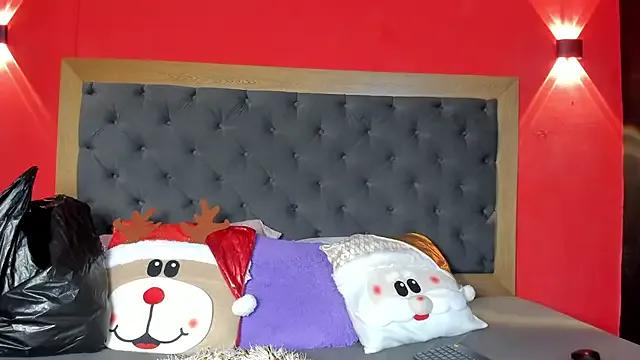 YayaHilton — Slide Ur Pantie And Spread Pussy