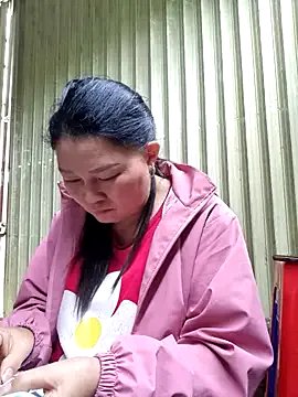 yoowwmr on StripChat 