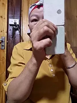 yoowwmr on StripChat 