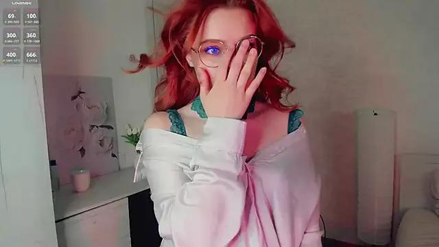 ZaraDarrel on StripChat 